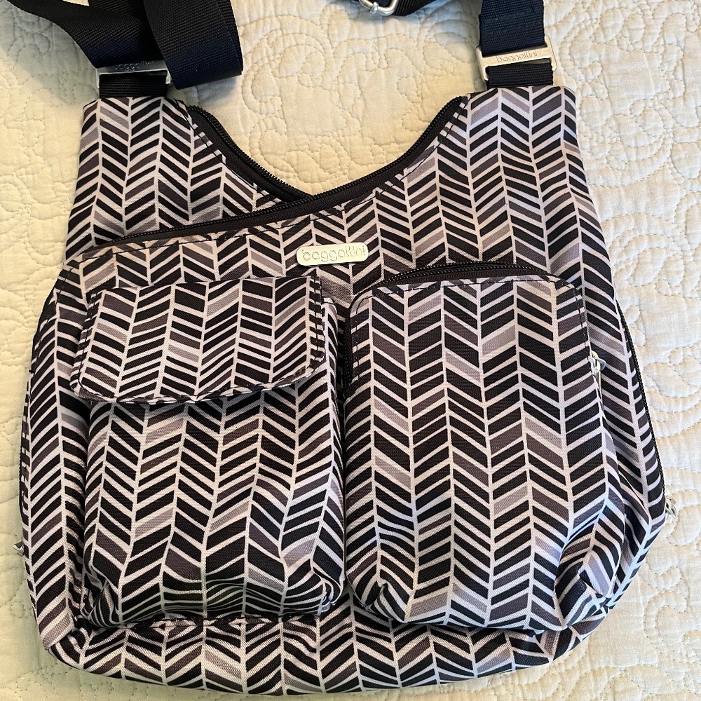 Baggalini Chevron Bag Purse Crossbody